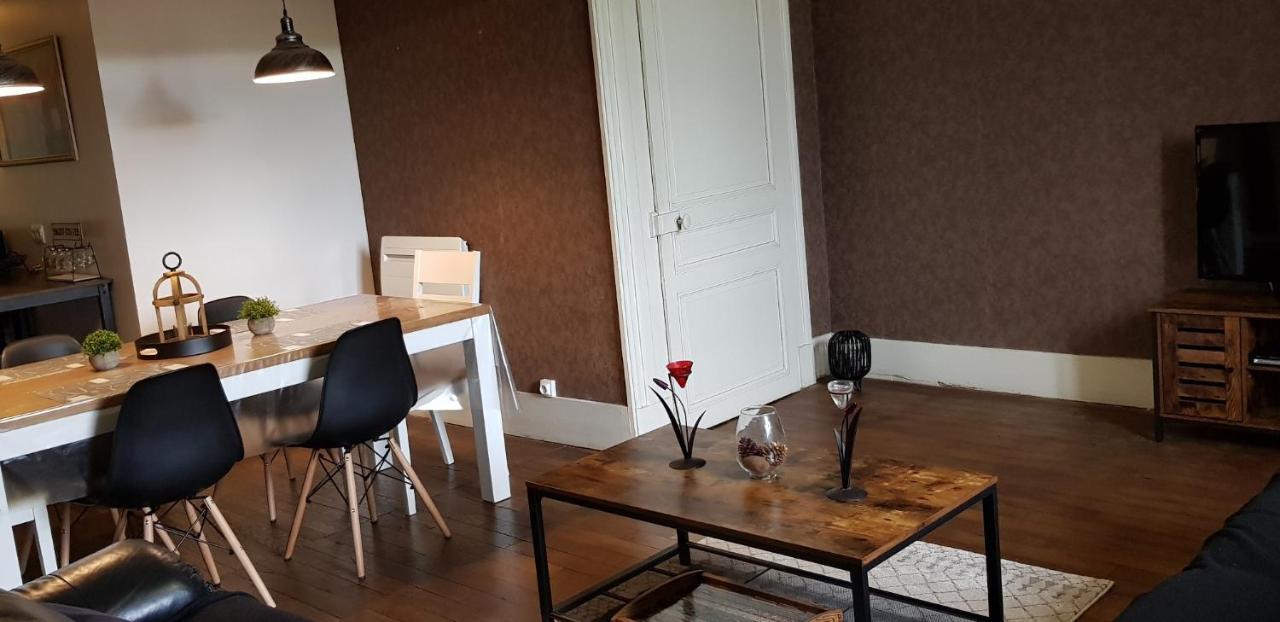 Gîte 2 du Château de Feschaux Villeneuve-sous-Pymont Extérieur photo